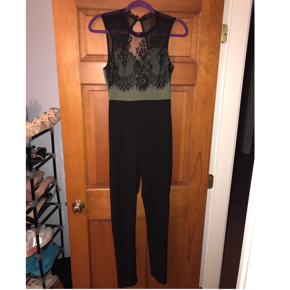 Boohoo arm green and black lace jumpsuit